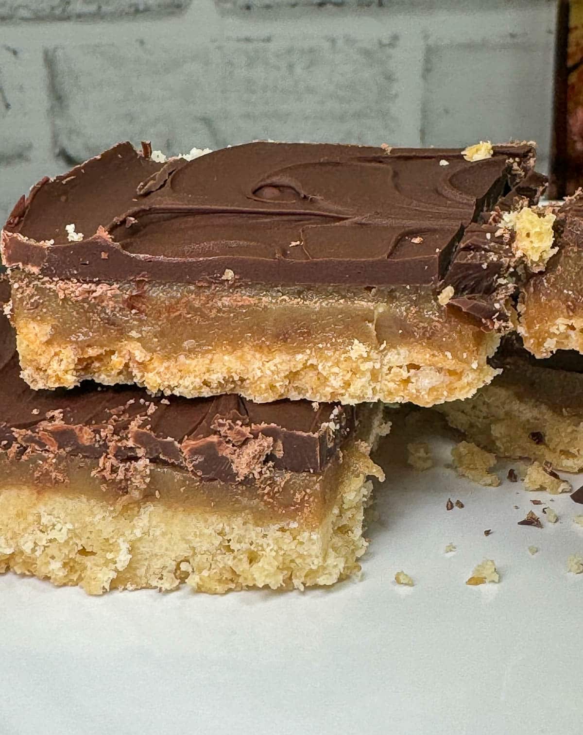 caramel shortbread squares